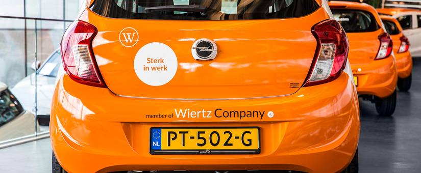 Flexkrachten van Wiertz Personeelsdiensten met nieuwe Opel Karl naar het werk